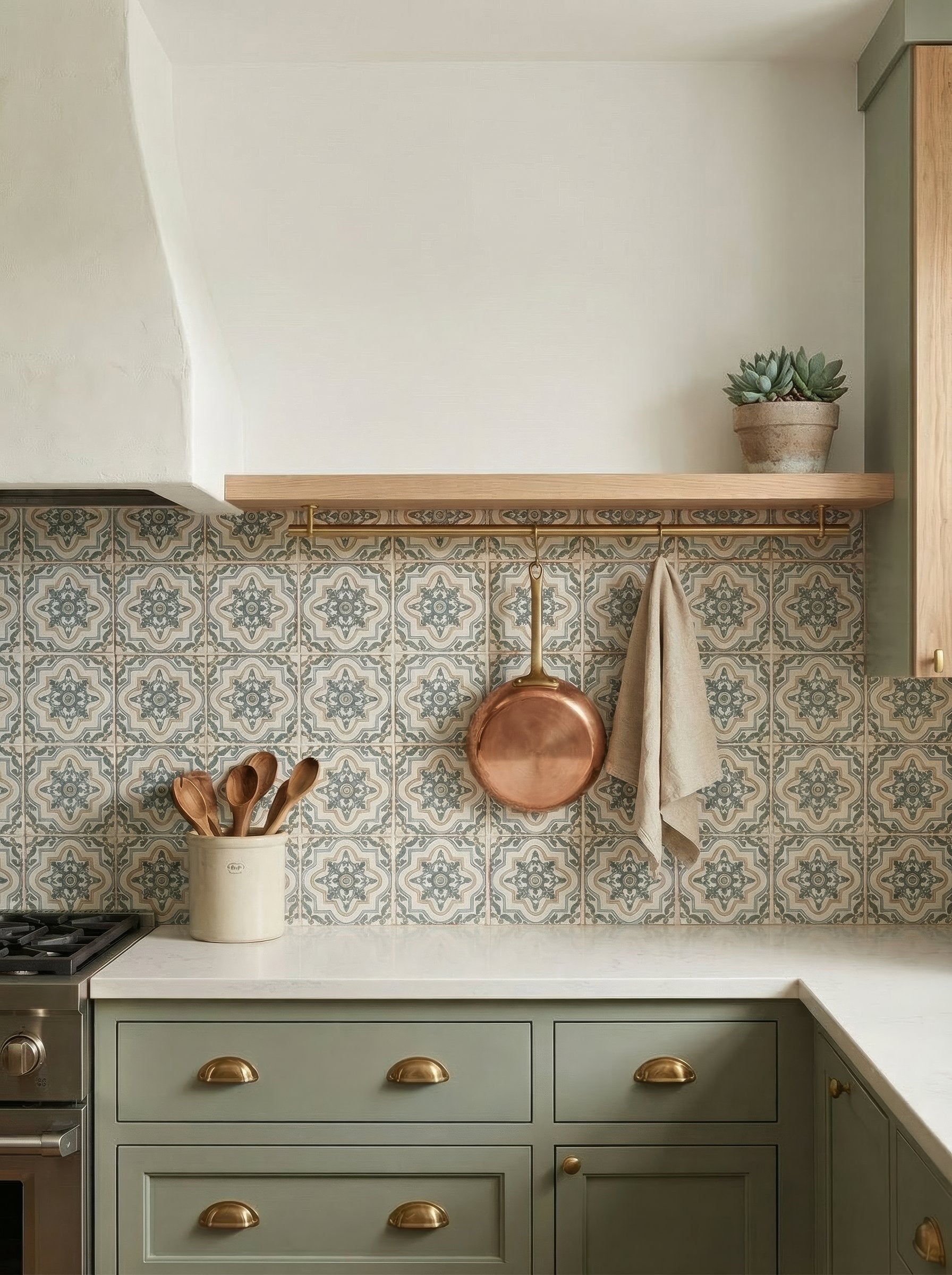 Bedrosians Palmetto Estrella 6x6 Ceramic Terracotta Field Tile Glazed | Item Code 100010056