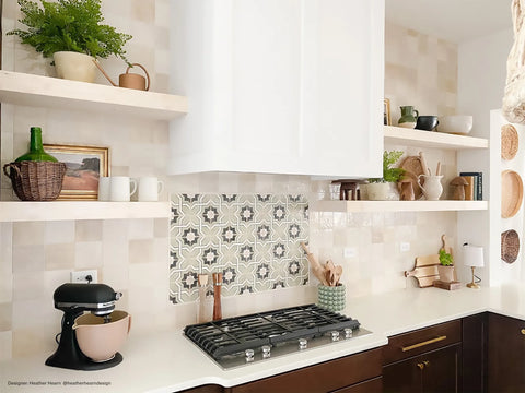 Cloé 5" x 5" Glossy Ceramic Tile in Creme