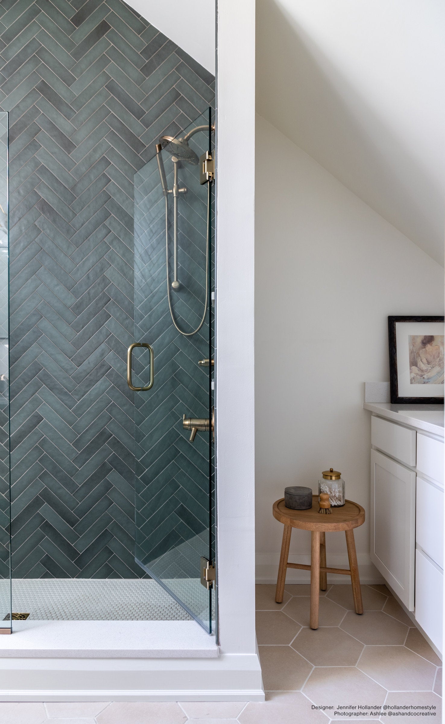 Bedrosians 360 3/4" x 3/4" Penny Round Glossy Mosaic Tile in Dove Grey | Item Code DEC360DOG34G