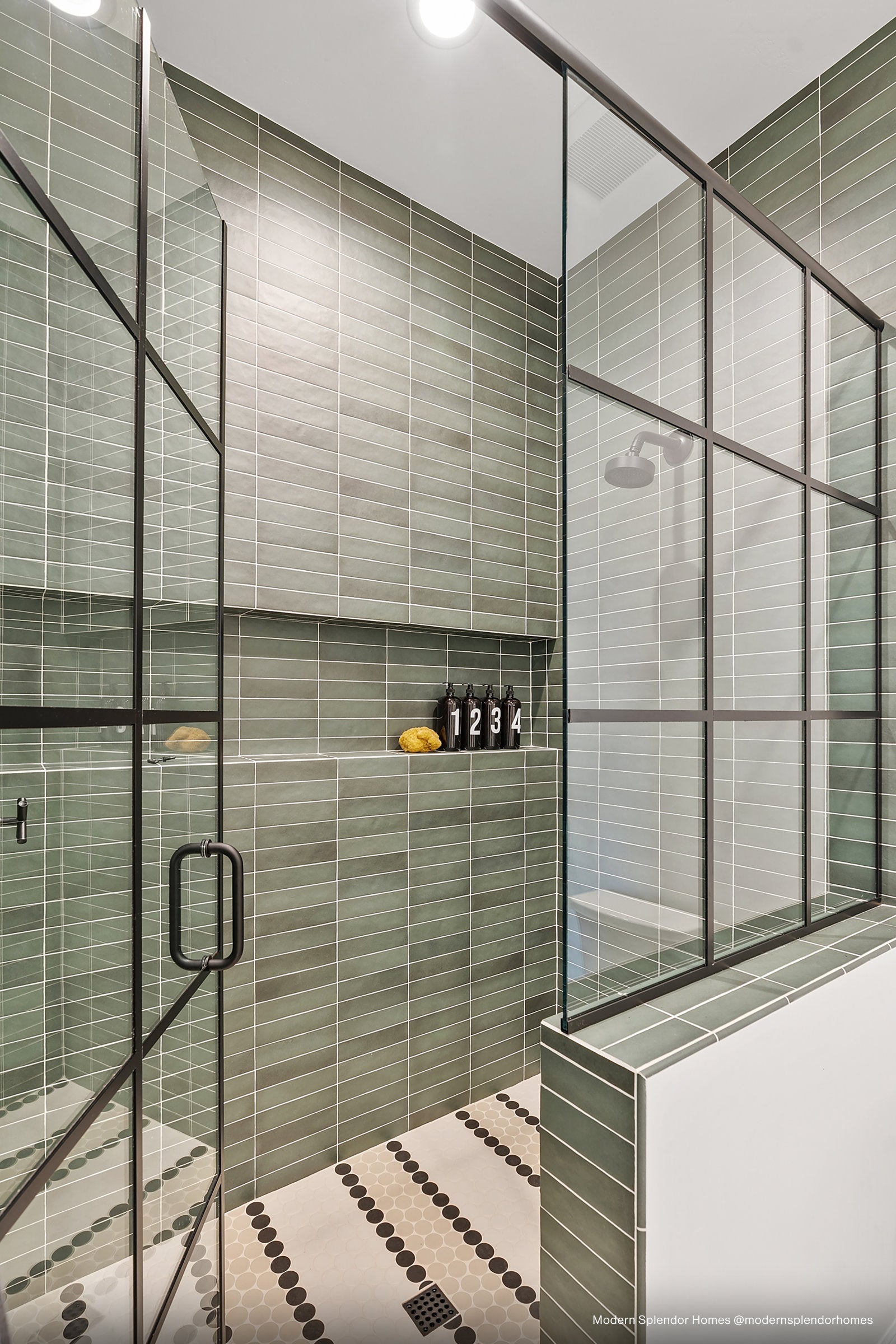 Bedrosians Makoto 2" Round Matte Porcelain Mosaic Tile in Shoji White | Item Code DECMAKSHW2RMOM